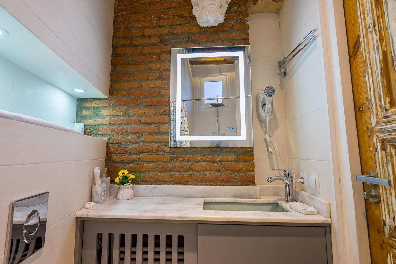 Gallery Apartment Tbilisi Esterno foto
