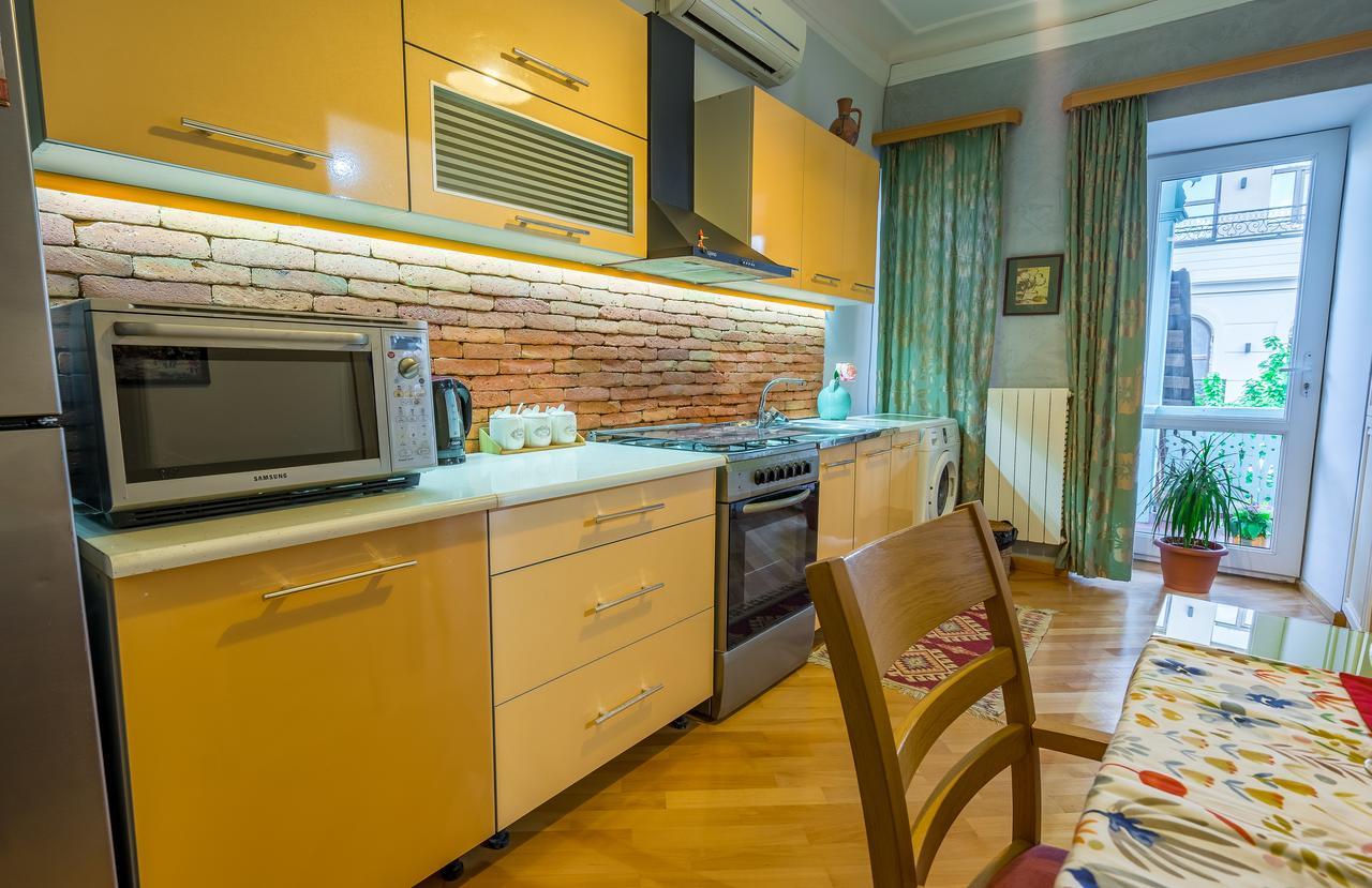 Gallery Apartment Tbilisi Esterno foto